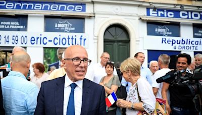 Devant ses partisans LR et RN à Nice, Ciotti sonne la "mobilisation générale"