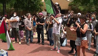 UNT pro-Palestinian protesters organize student walkout