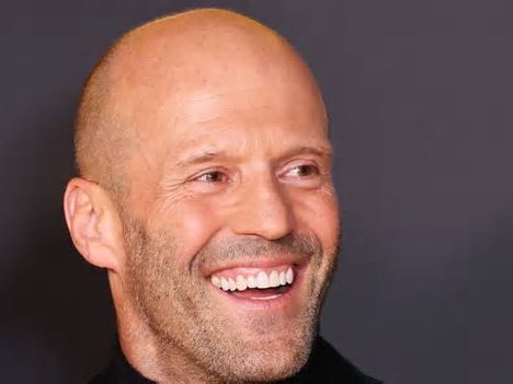 El día que Jason Statham se salvó de la muerte gracias a su experiencia como nadador olímpico