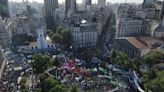 Día de la Lealtad en Plaza de Mayo, en vivo: Máximo Kirchner cerró el acto con reclamos al Gobierno