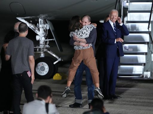 Election 2024 live: Harris and Biden greet prisoners released from Russia as Trump trashes swap deal