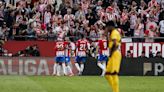 El Girona remonta al Barça, sella la Liga de Campeones y brinda el título al Madrid (4-2)