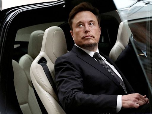 Elon Musk logra gran victoria en China en su camino hacia los autos autónomos - La Tercera