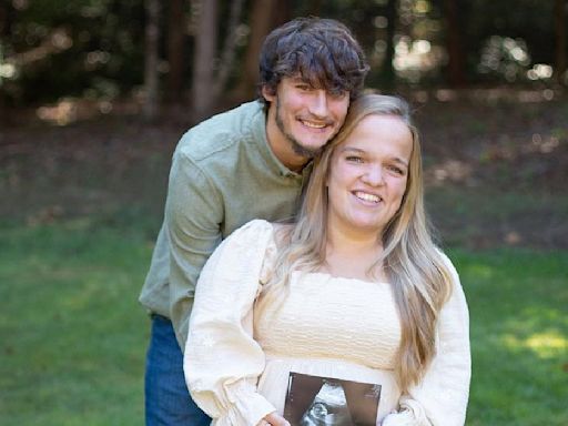 7 Little Johnstons: Liz & Brice Reveal Plans For Baby #2! So Soon?