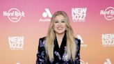 Kelly Clarkson’s Fans Are Begging for Her Weight Loss Secrets as She Looks Totally Slimmed Down