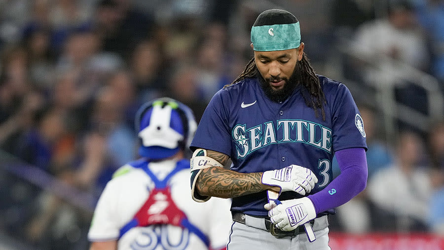 Mariners' J.P. Crawford lands on IL ahead of series vs. D-backs