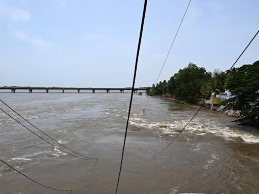 Two HT power transmission towers collapse in the Kollidam