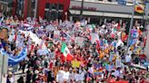 Miles de trabajadores conmemoran el 1ro de mayo con un grito de paz para la Franja de Gaza - La Opinión