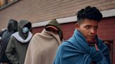 De la política de brazos abiertos a la calle: el colapso de los albergues para migrantes de Nueva York
