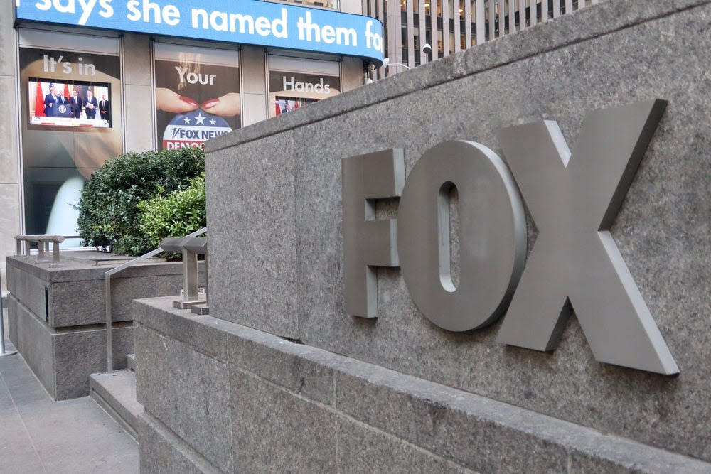 ...Stand Out Against Disney, Paramount; Analyst Sees Momentum With Tubi, Sports - Fox (NASDAQ:FOXA), Fox (NASDAQ:FOX)