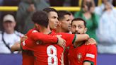 Portugal se encumbra: aplasta a Turquía y sella su pase a los octavos de final de la Eurocopa - La Tercera