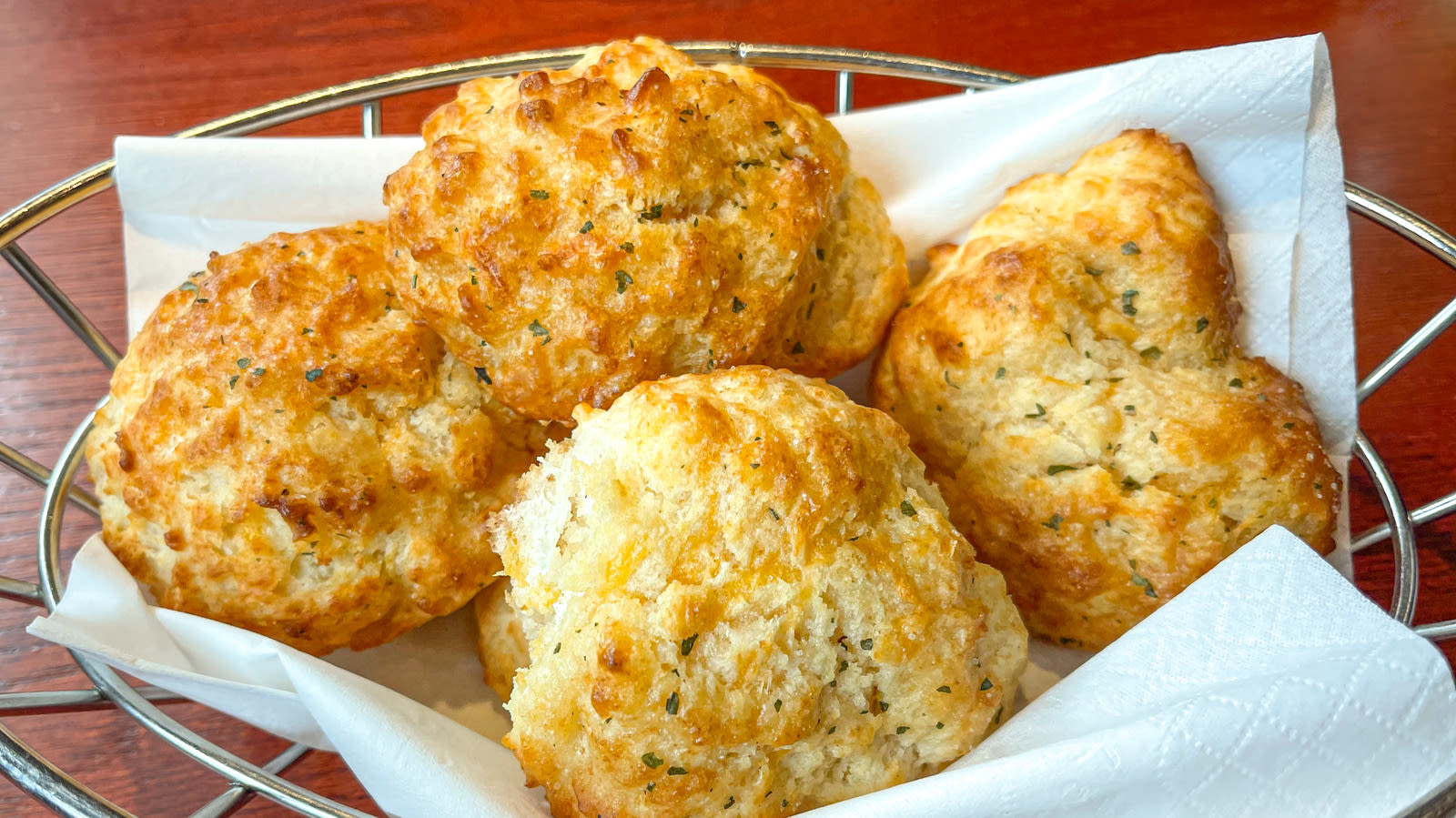 Level Up Your Sliders With Red Lobster Biscuit Buns