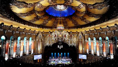 Viral videos show Fox Theatre balcony bouncing, officials say no sweat