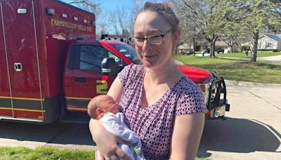 Mom Remembers Giving Birth on Side of the Road as Paramedics Raced to Help: 'No Way This Is Happening'