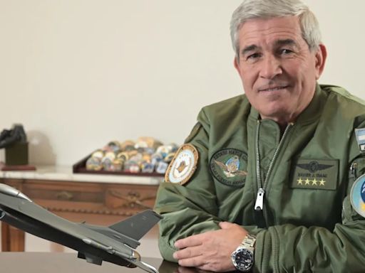 Xavier Isaac, máxima autoridad militar argentina: “El personal joven necesita contar con un horizonte profesional”