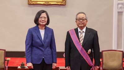 蔡總統頒授施俊吉一等景星勳章 (圖)