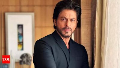 Shah Rukh Khan's recent video grabs attention as netizens spotted 'King' movie script on the table - WATCH | Hindi Movie News - Times of India