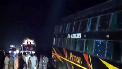 MP: 6 killed in bus-truck collision