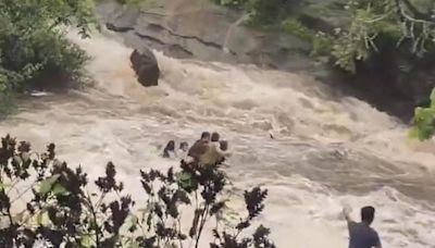 Pune waterfall tragedy: all 5 bodies found