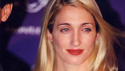33 Years Later, Carolyn Bessette-Kennedy’s Wedding Dress Is Still Iconic