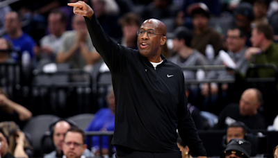 Mike Brown, Kings far apart on extension talks as 2023 Coach of the Year enters contract year