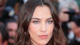 « Ginger chocolate » : le choix capillaire d’Alexa Chung pour changer du brun