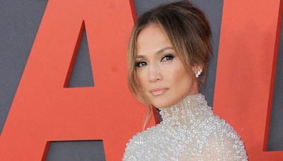 'Friendly' Jennifer Lopez Leaves Generous Tip At Ice Cream Shop Amid Ben Affleck Divorce Rumors