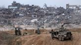 Israel ataca 2 viviendas y mata a más de 90 palestinos. Biden dice que no pidió un alto el fuego
