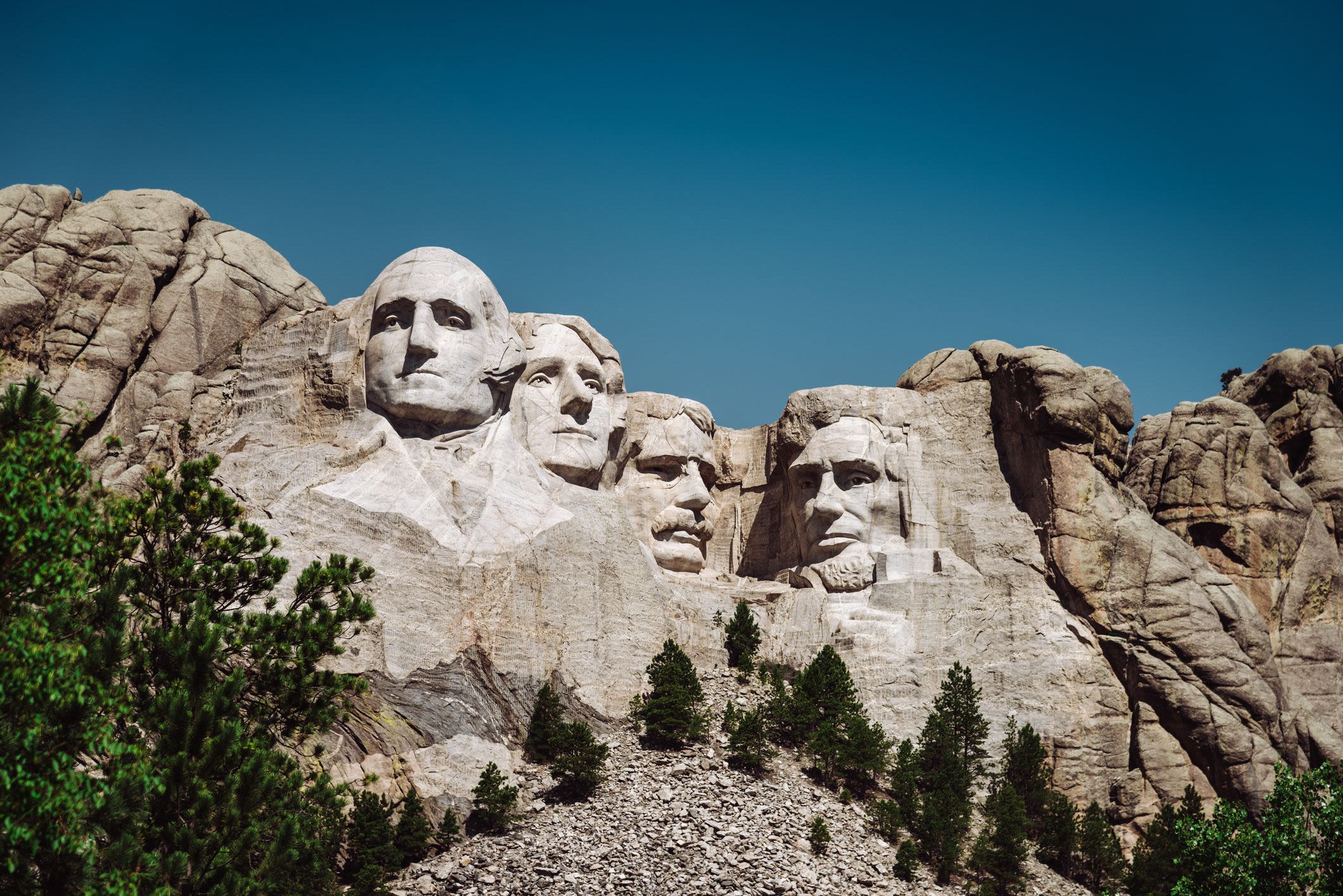 'We Drove Across the Country For This?': 7 Scathing Yelp Reviews of Mount Rushmore