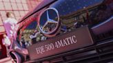 Mercedes Earnings Drop on Model Changeovers, EV Slump (Bloomberg)