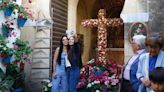 Cruces de Mayo 2024: Gana la tradición, la convivencia con los vecinos y el trabajo en equipo