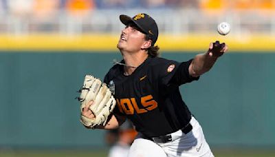 Tennessee earns first national title in baseball with 6-5 win over Texas A&M