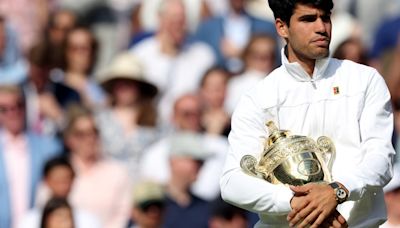 Desafía la historia: Alcaraz vapuleó a Djokovic y se consagró campeón en Wimbledon