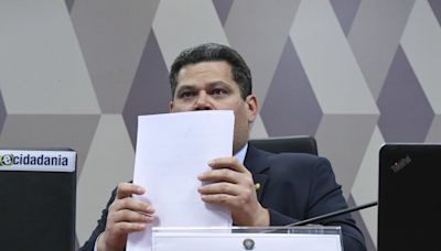 Alcolumbre adia mais uma vez a votação do projeto que regulamenta cassinos e bingos