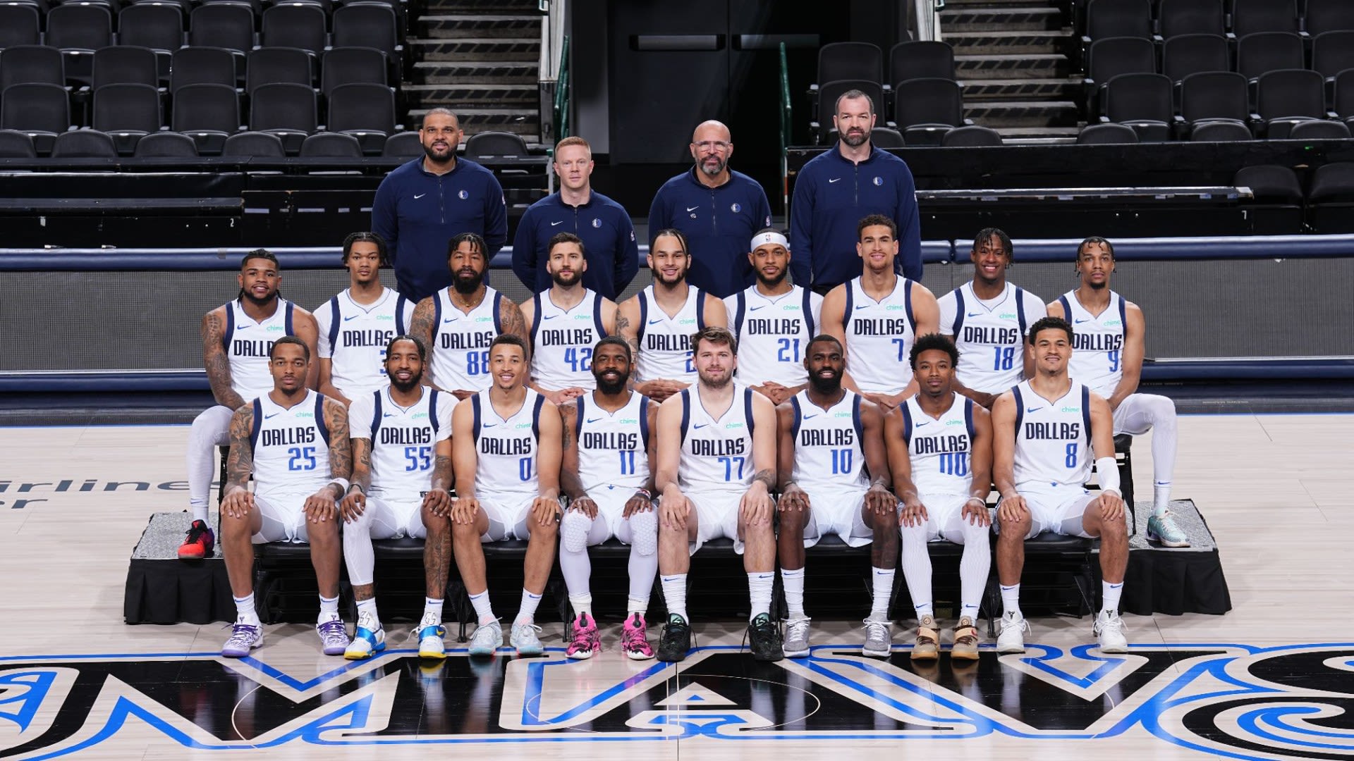 Who owns the Dallas Mavericks basketball team?