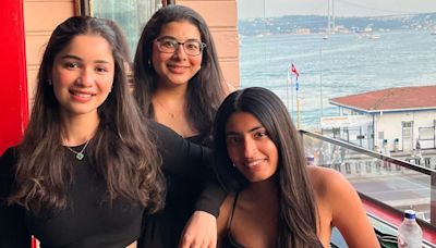 As Long As Sara Tendulkar Has A Chic All-Black Outfit, It's A Hot Girl Summer Wherever She Goes