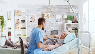La mayoría de los estadounidenses agradecerían la atención hospitalaria en casa, según una encuesta