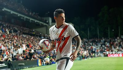 Vallecas vibra con el debut de James en Rayo Vallecano