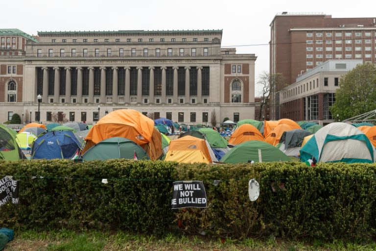 Police arrest Columbia students, clear occupied building in campus unrest