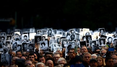Renovado reclamo de justicia en Argentina a 30 años del atentado a centro judío AMIA