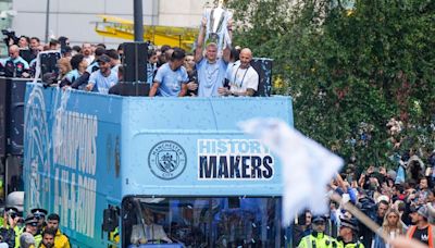 City cheered by thousands at PL trophy parade