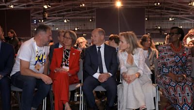 Scholz stresses Germany's support against HIV at Munich conference