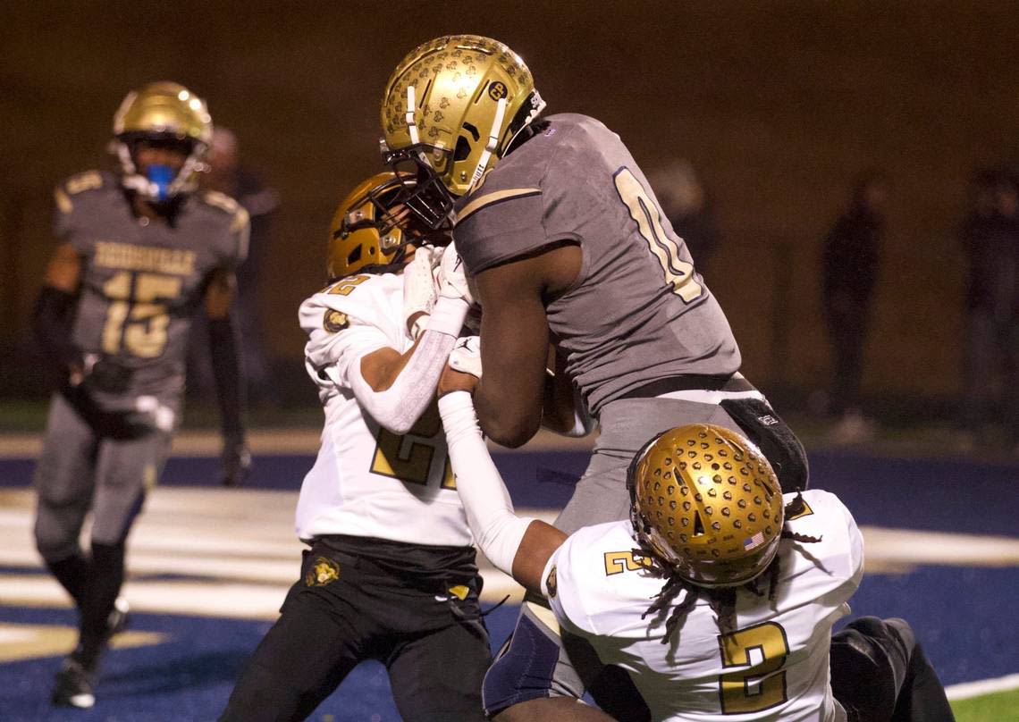 One of the nation’s top high school football players is moving to Charlotte. What we know