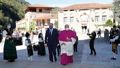 Barbón tendrá que decidir si el gobierno asturiano acude a Covadonga el 8 de septiembre tras el choque Lastra- Sanz Montes