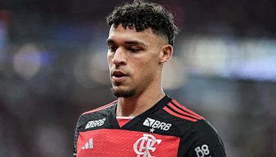 Victor Hugo se despede do Flamengo após chegada de reforços: 'Até mais' - Lance!