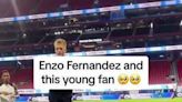 Atacante do Chelsea apoia Enzo Fernández após racismo