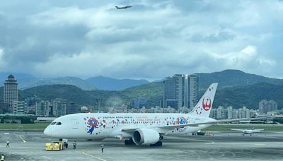 日航台日線開航65週年 2025世博彩繪班機驚喜現身慶祝