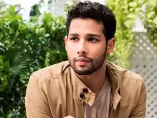 Siddhant Chaturvedi shares wisdom on lasting partnerships: "Pyaar se koi bhi relationship nahi chalegi, acceptance is a very important part" | Hindi Movie News - Times of India