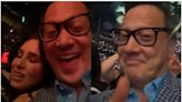 Rob Schneider asiste al concierto de Luis Miguel con su esposa