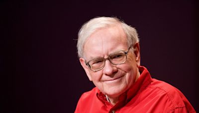 Warren Buffett's company just slashed its Apple stake — and grew its cash pile to a record $189 billion